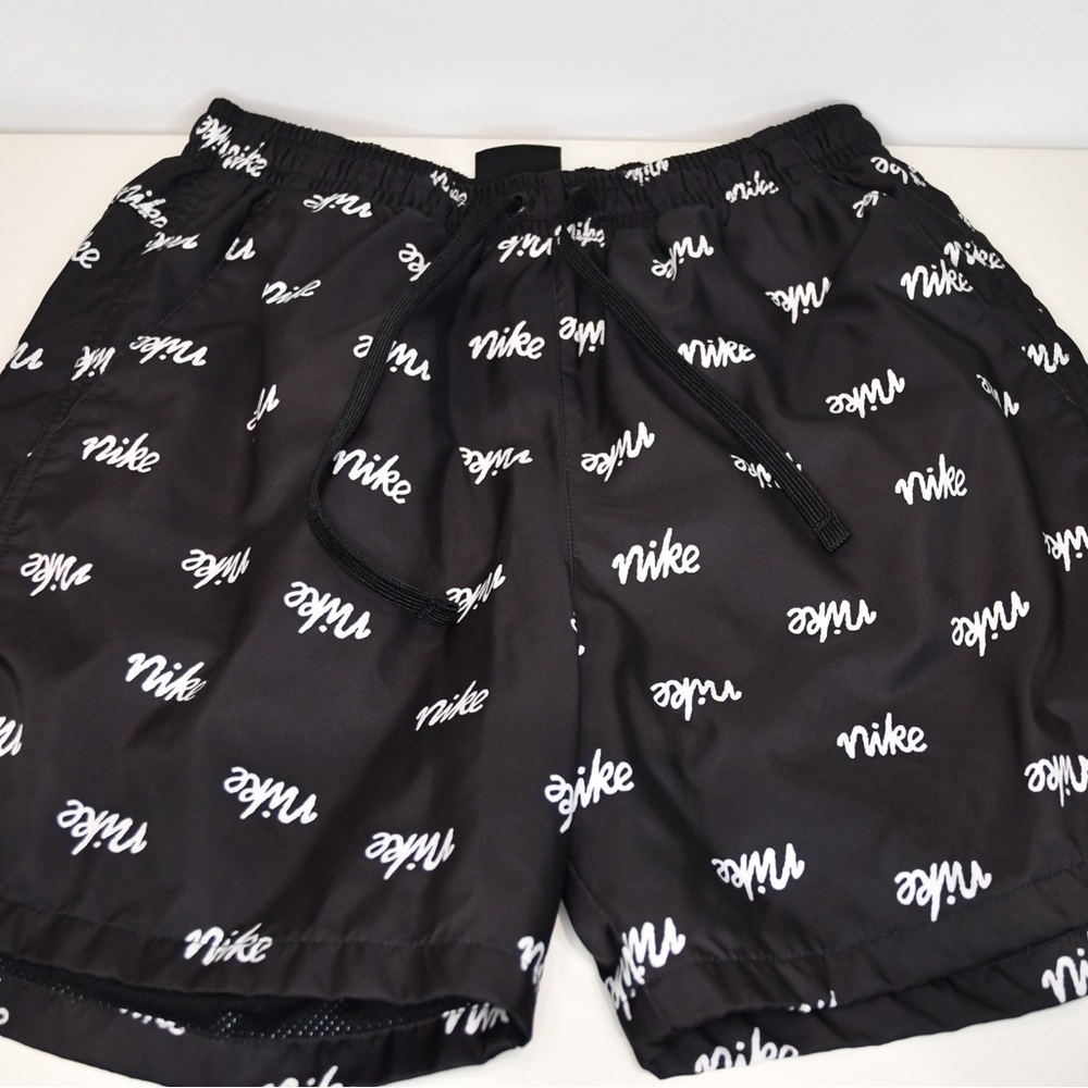 NIKE mens woven shorts